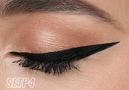 eyeliner waterproof r&eacute;sistant &agrave; l&rsquo;eau